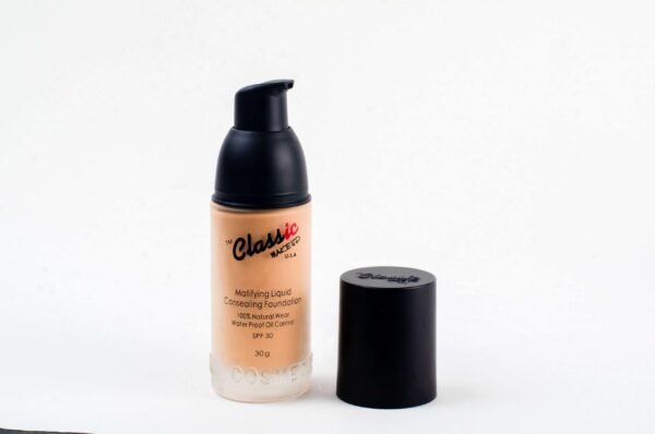 CLASSIC MAKE UP CONSEALING MATTE FOUNDATION